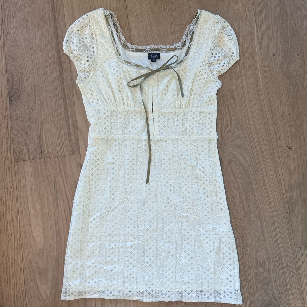 Lace short mini dress cream